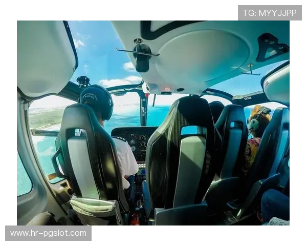 《游戏中那些精彩的微信聊天记录转场瞬间，带你重温战斗与友情的点滴》